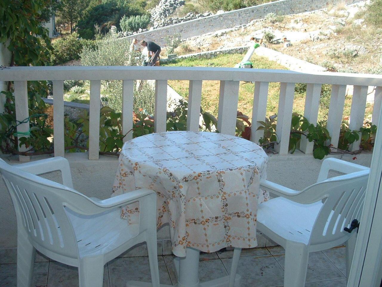 Apartments Tonka Vinišće 外观 照片